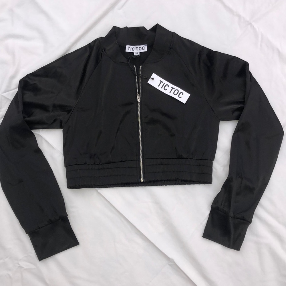 •BAND NEW•cropped black jacket